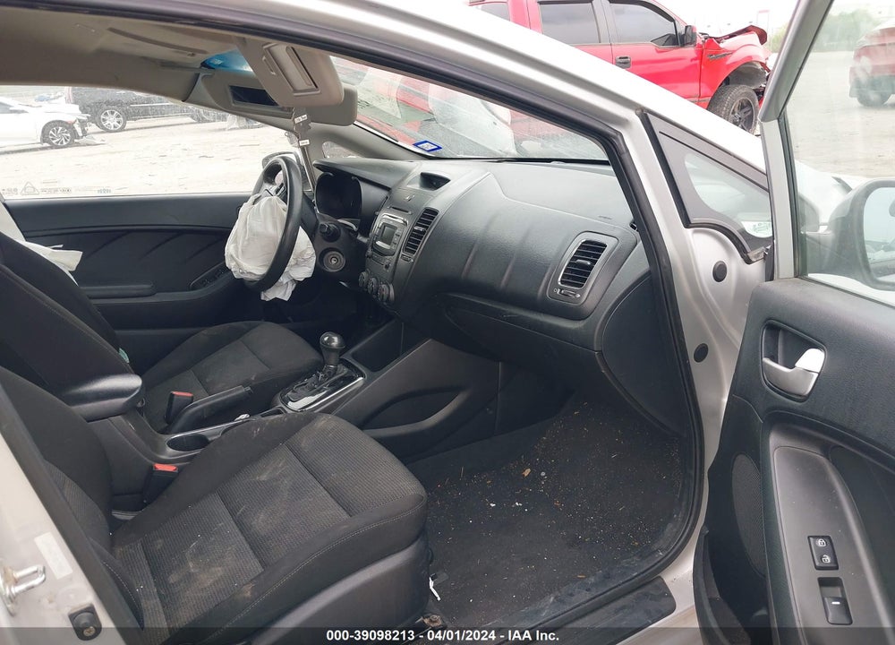 2018 KIA FORTE LX VIN: 3KPFK4A77JE179850