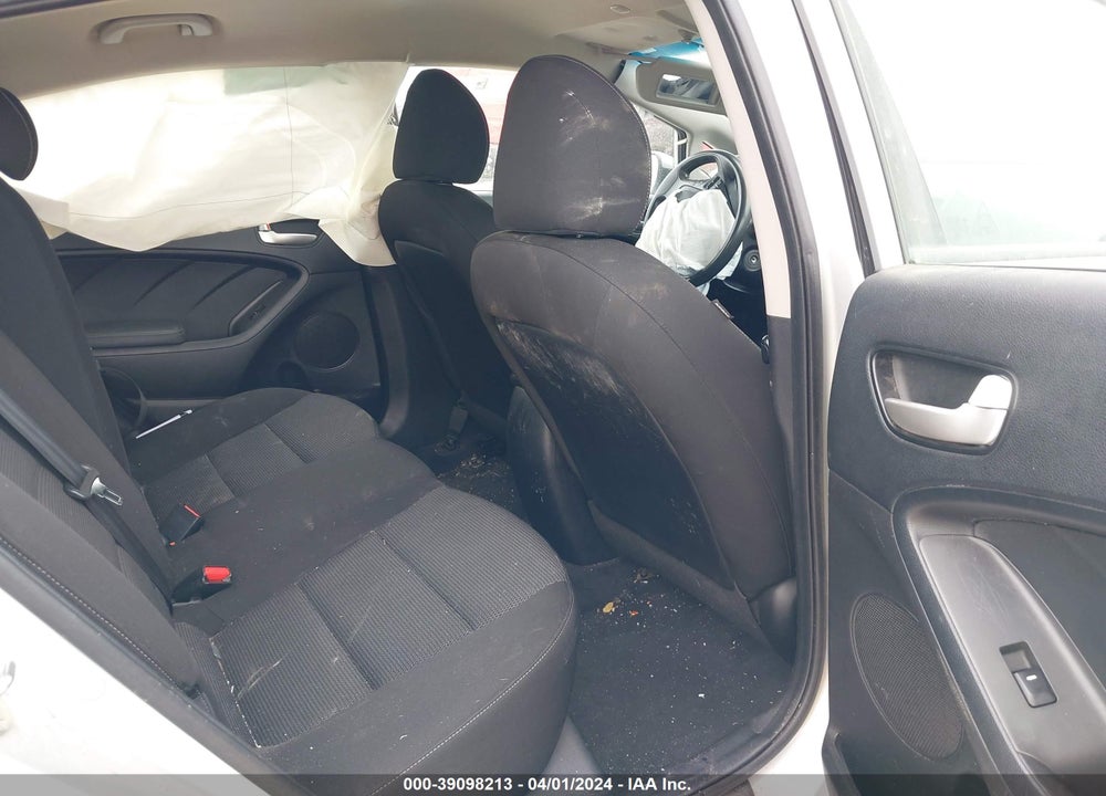 2018 KIA FORTE LX VIN: 3KPFK4A77JE179850