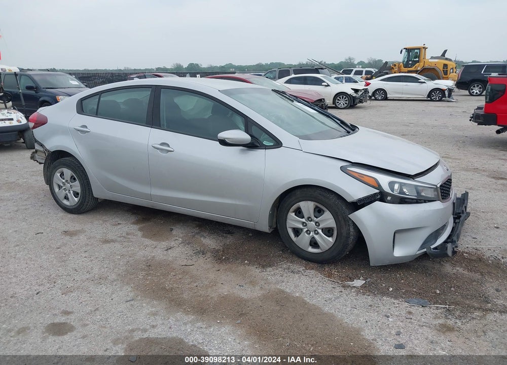 2018 KIA FORTE LX VIN: 3KPFK4A77JE179850