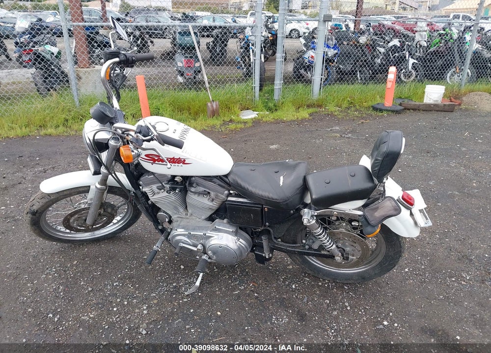 2000 HARLEY-DAVIDSON XL883 HUGGER VIN: 1HD4CEM39YK117634