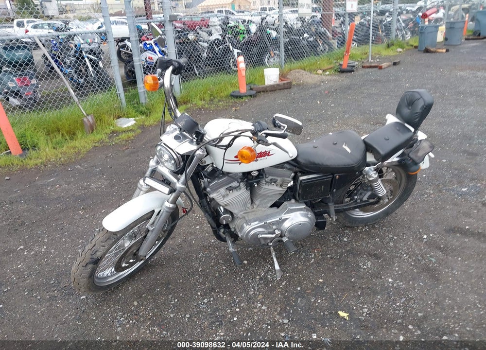 2000 HARLEY-DAVIDSON XL883 HUGGER VIN: 1HD4CEM39YK117634