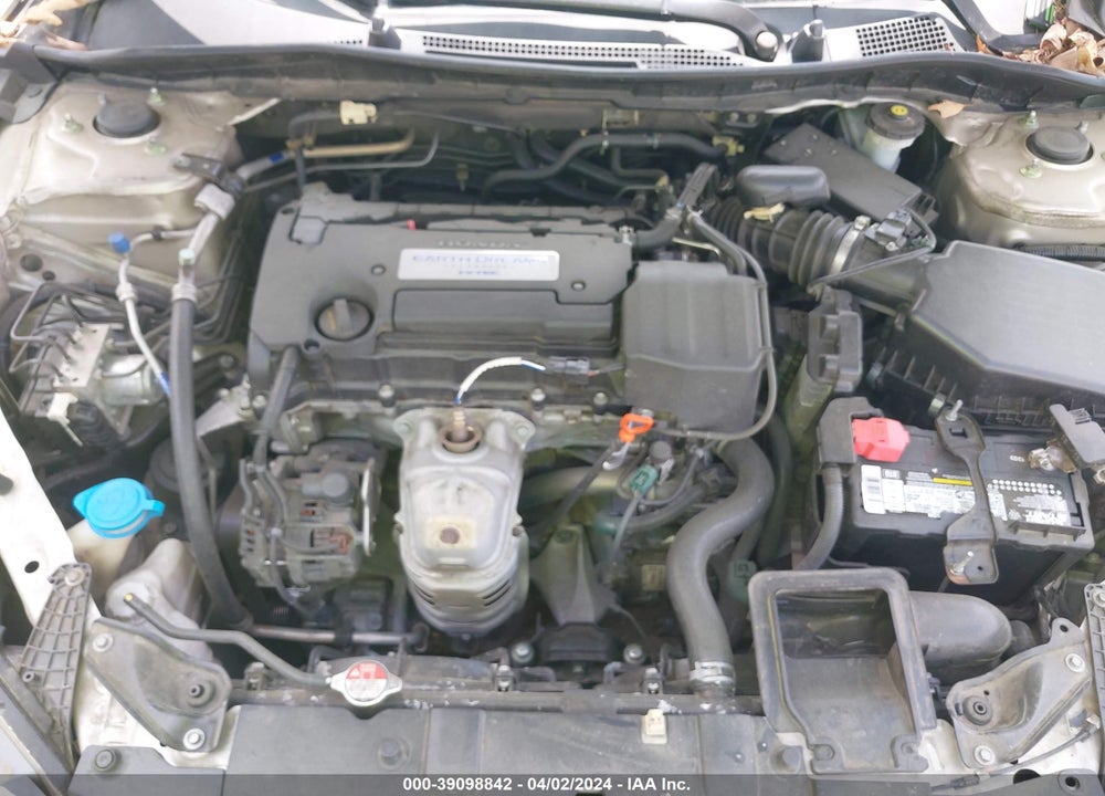 2015 HONDA ACCORD VIN: 1HGCR2F31FA150428