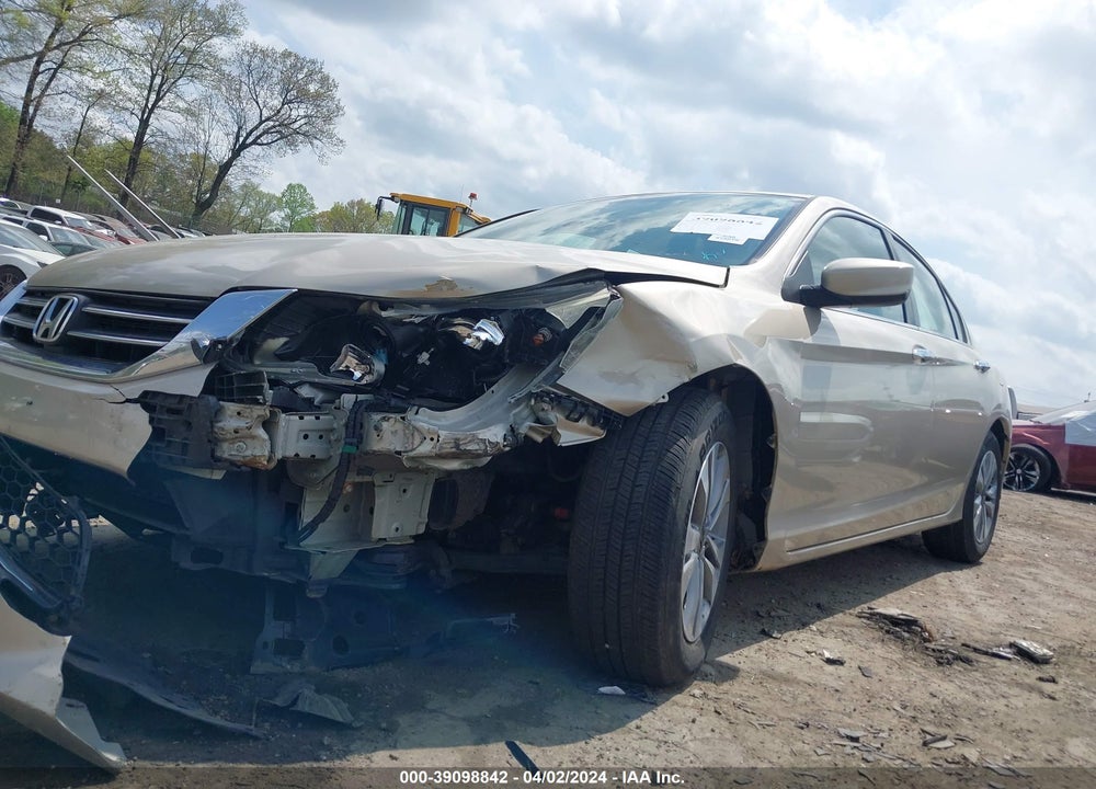 2015 HONDA ACCORD VIN: 1HGCR2F31FA150428