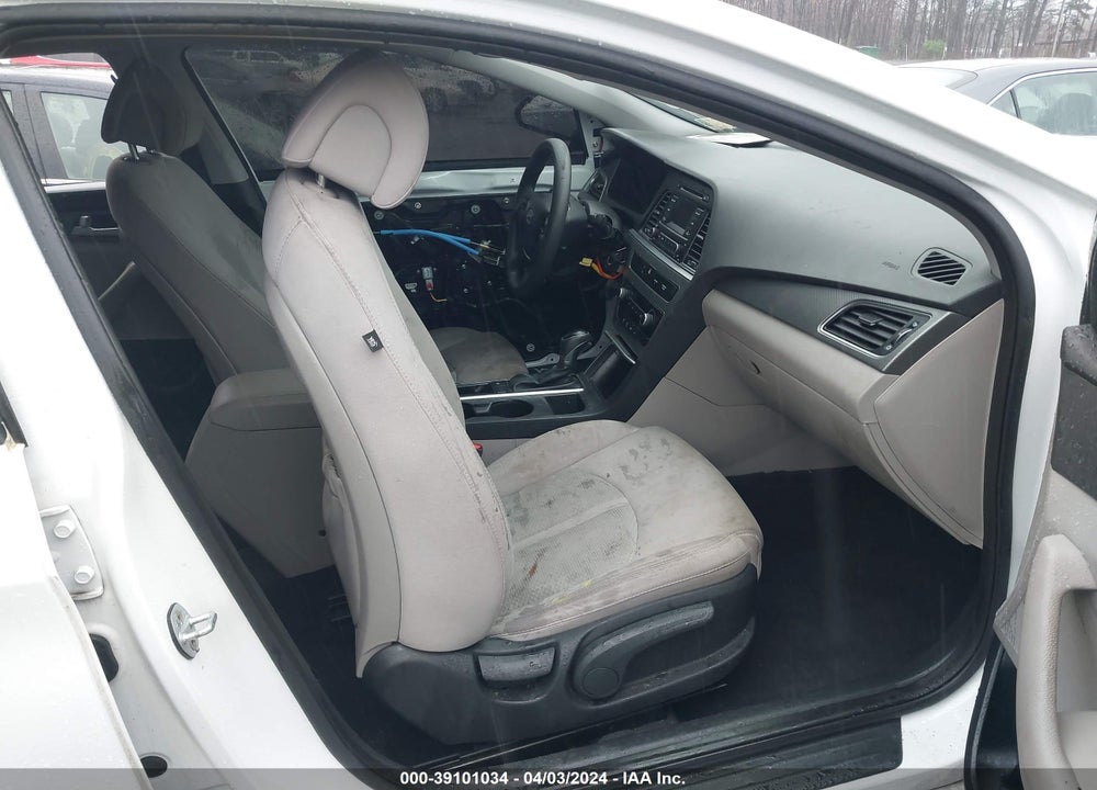 2016 HYUNDAI SONATA VIN: 5NPE24AF2GH398951