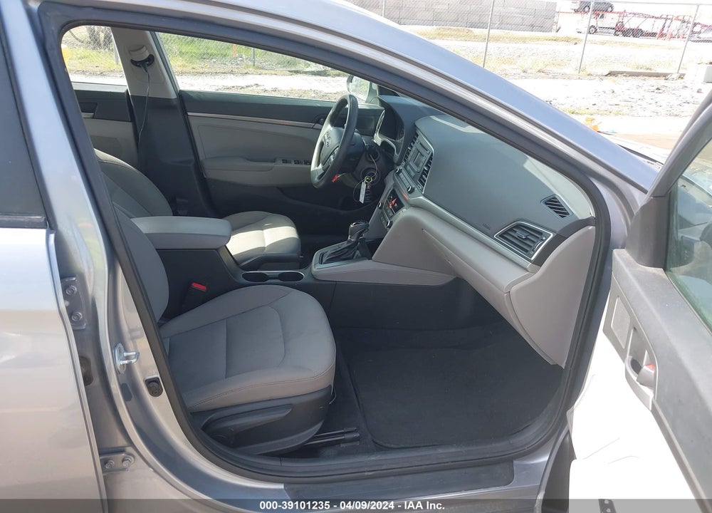2017 HYUNDAI ELANTRA SE VIN: 5NPD74LF4HH138580