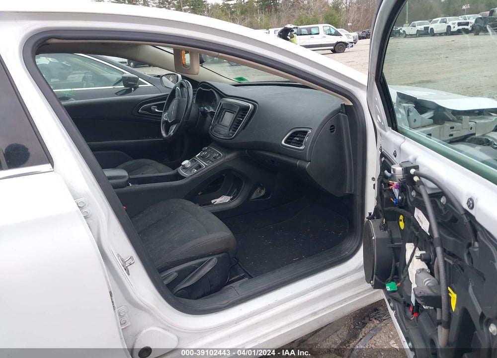 2016 CHRYSLER 200 LIMITED VIN: 1C3CCCAB0GN131355