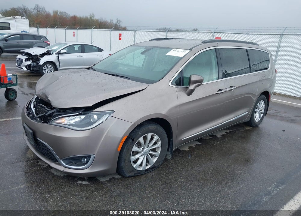 2017 CHRYSLER PACIFICA TOURING L VIN: 2C4RC1BGXHR764437