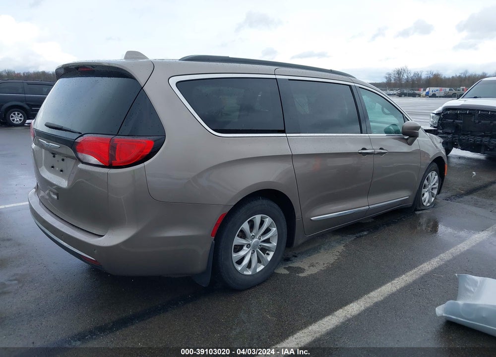 2017 CHRYSLER PACIFICA TOURING L VIN: 2C4RC1BGXHR764437