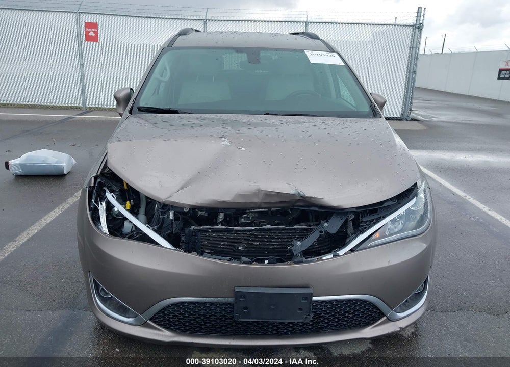 2017 CHRYSLER PACIFICA TOURING L VIN: 2C4RC1BGXHR764437