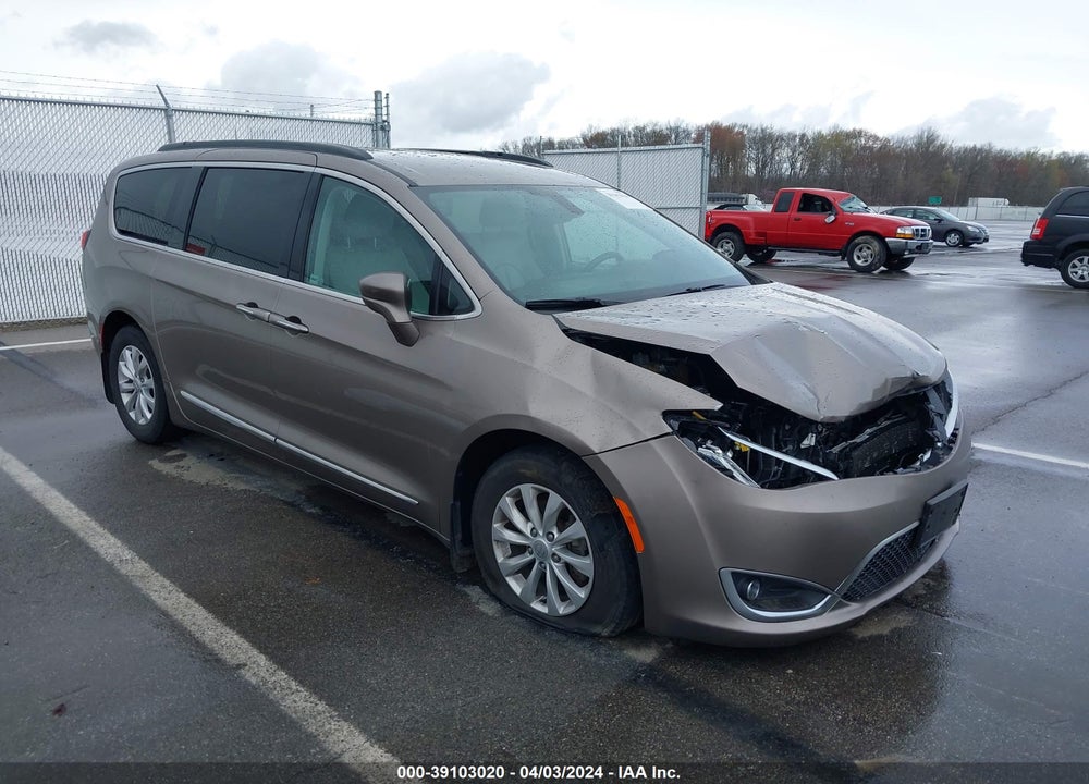 2017 CHRYSLER PACIFICA TOURING L VIN: 2C4RC1BGXHR764437