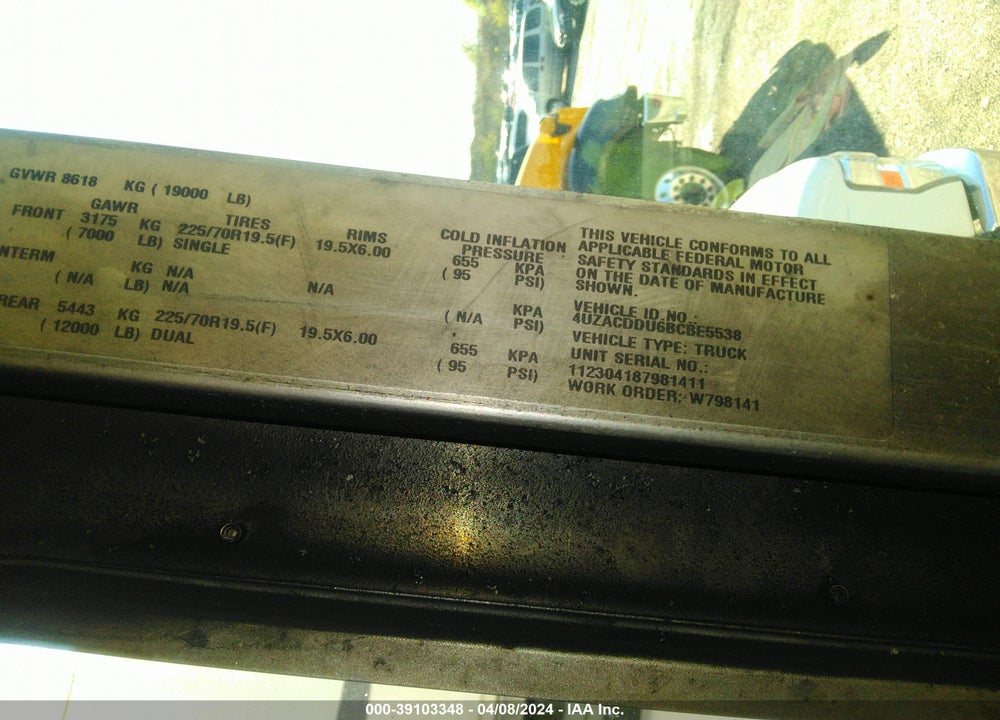 2011 FREIGHTLINER CHASSIS M LINE WALK-IN VAN VIN: 4UZACDDU6BCBE5538