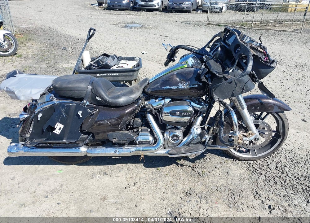 2018 HARLEY-DAVIDSON FLTRX ROAD GLIDE VIN: 1HD1KHC19JB627303