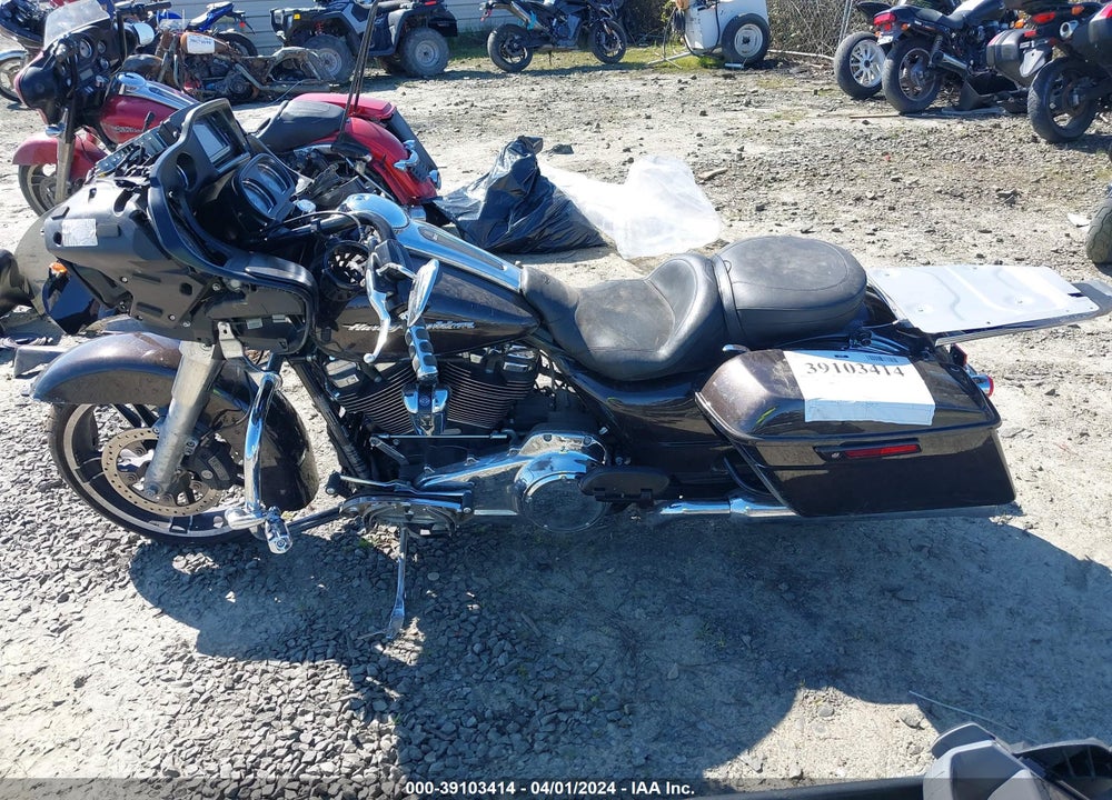 2018 HARLEY-DAVIDSON FLTRX ROAD GLIDE VIN: 1HD1KHC19JB627303
