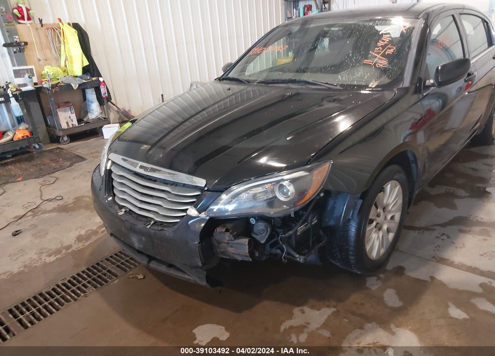 2011 CHRYSLER 200 LX VIN: 1C3BC4FB4BN617685