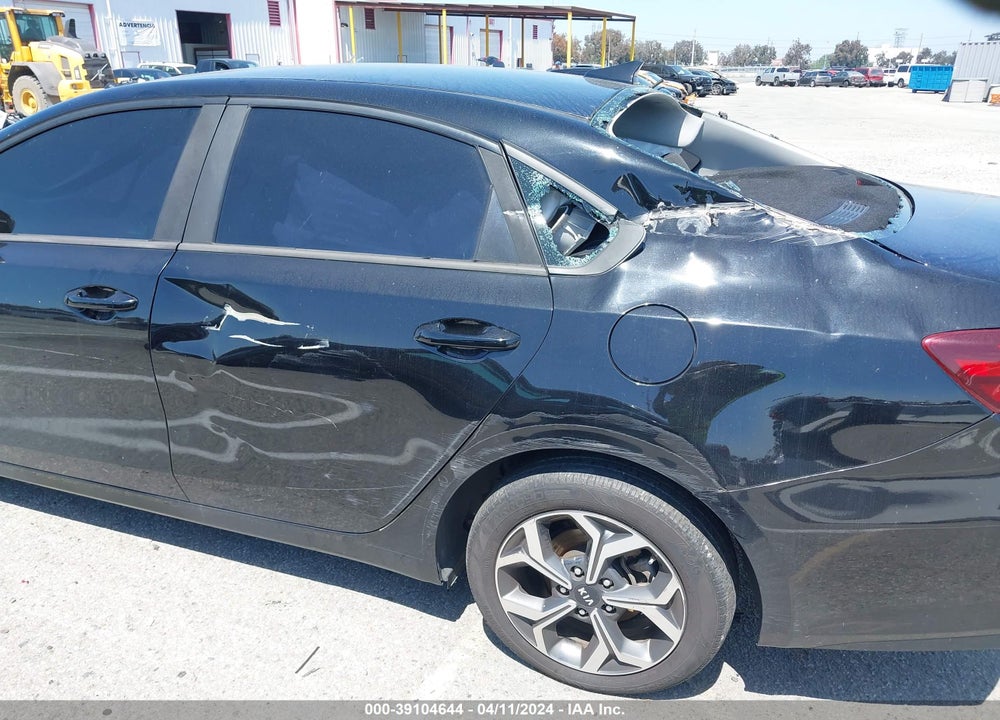 2019 KIA FORTE LXS VIN: 3KPF24AD3KE115666