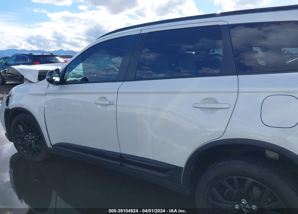 2018 MITSUBISHI OUTLANDER LE VIN: JA4AD3A3XJZ060734