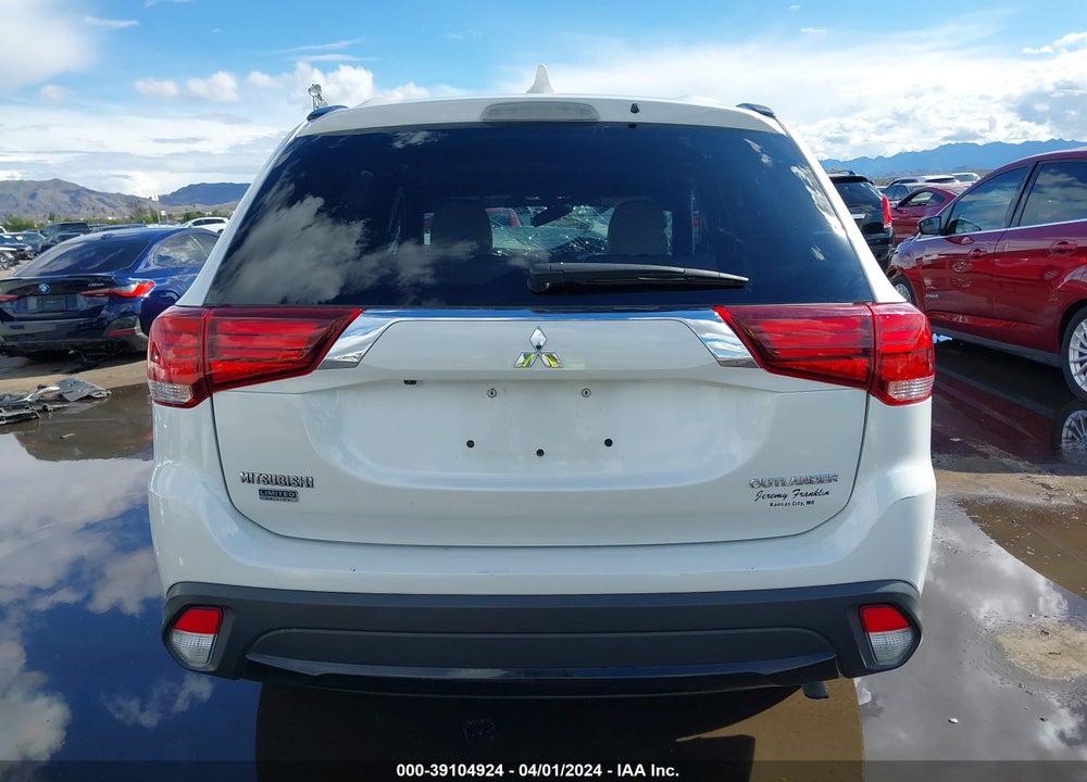 2018 MITSUBISHI OUTLANDER LE VIN: JA4AD3A3XJZ060734