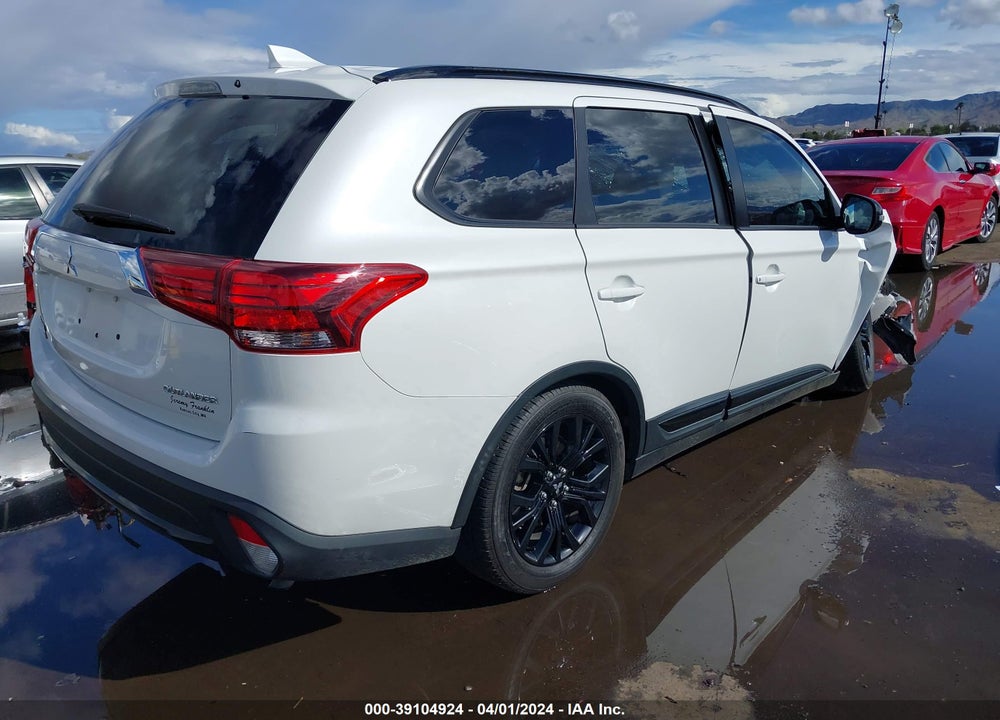 2018 MITSUBISHI OUTLANDER LE VIN: JA4AD3A3XJZ060734