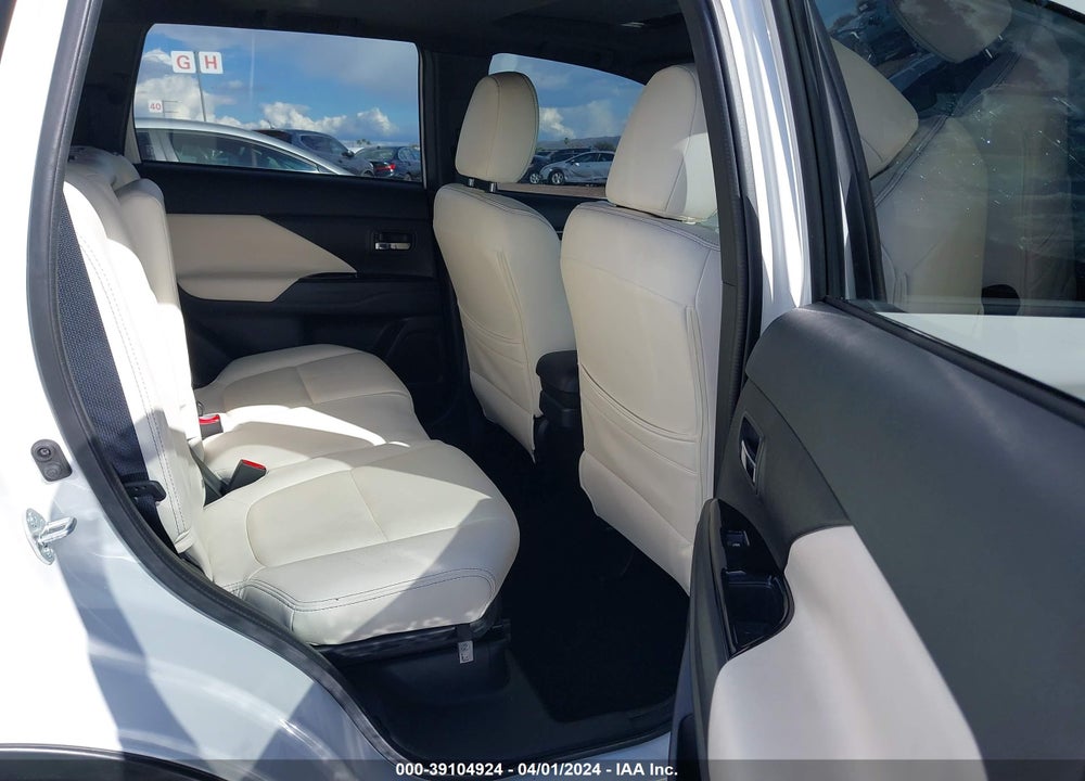 2018 MITSUBISHI OUTLANDER LE VIN: JA4AD3A3XJZ060734