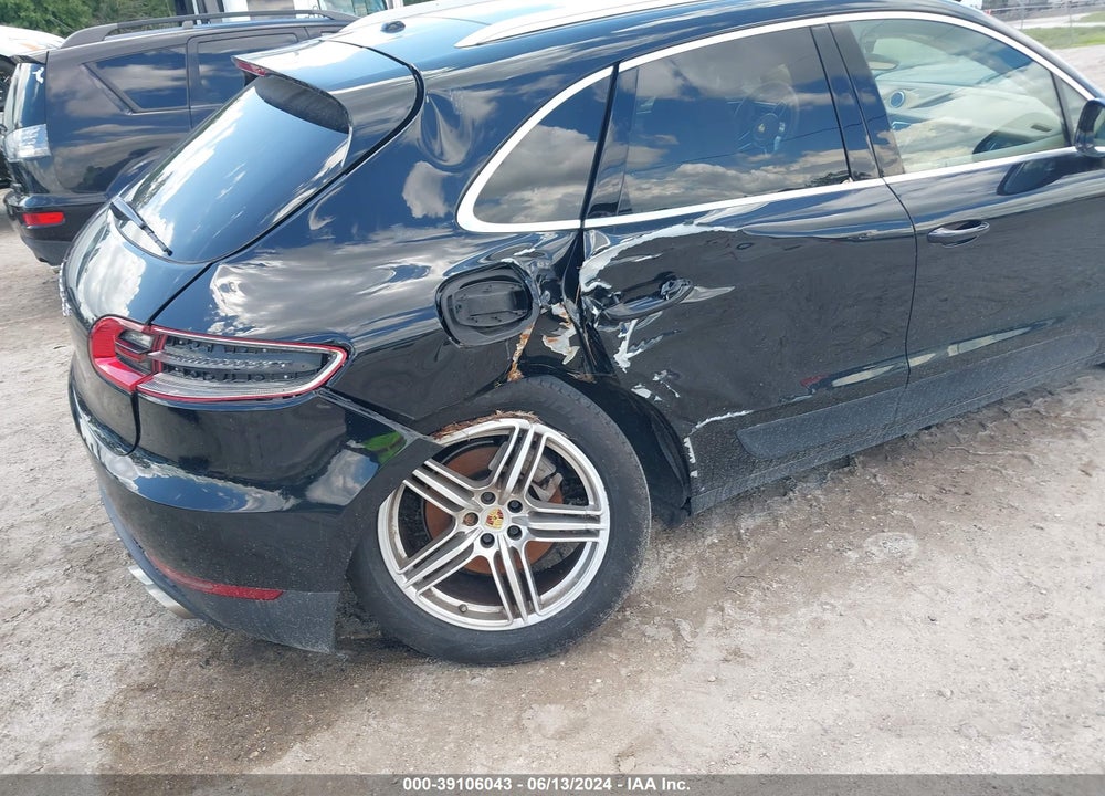 2016 PORSCHE MACAN S VIN: WP1AB2A55GLB55803
