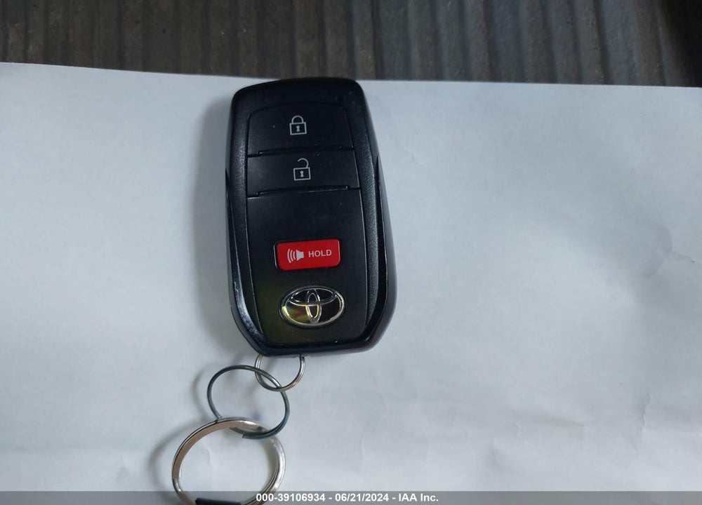 2022 TOYOTA COROLLA CROSS LE VIN: 7MUBAABG3NV043585