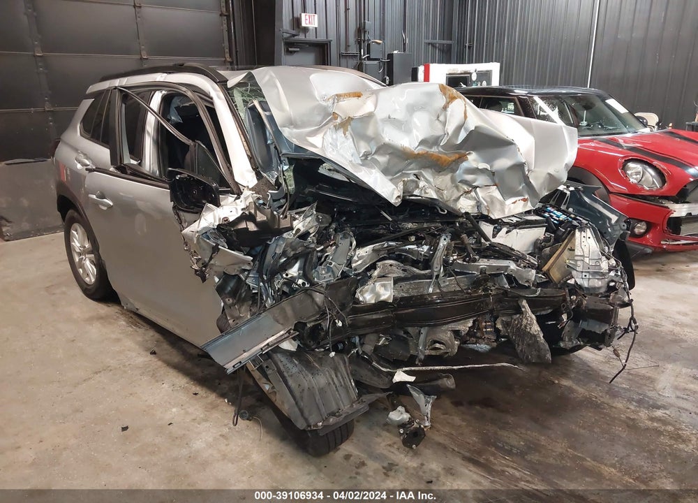 2022 TOYOTA COROLLA CROSS LE VIN: 7MUBAABG3NV043585