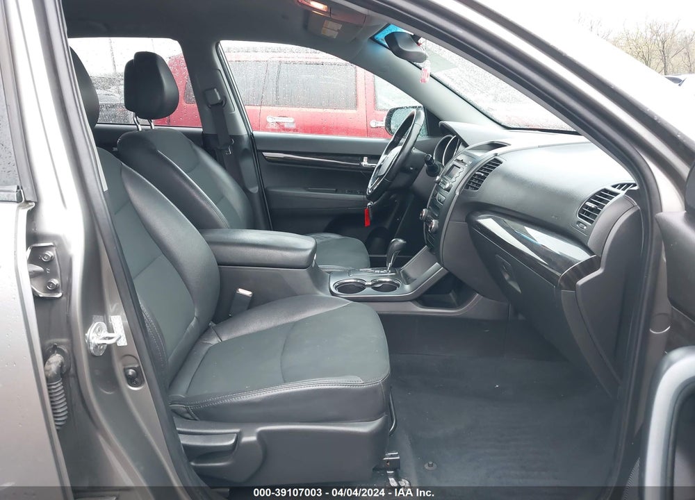 2011 KIA SORENTO EX V6 VIN: 5XYKU4A24BG070893