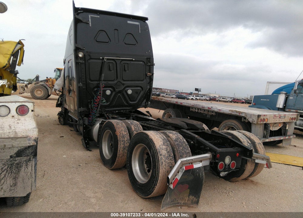 2020 FREIGHTLINER NEW CASCADIA 126 VIN: 1FUJHHDR7LLLW4318