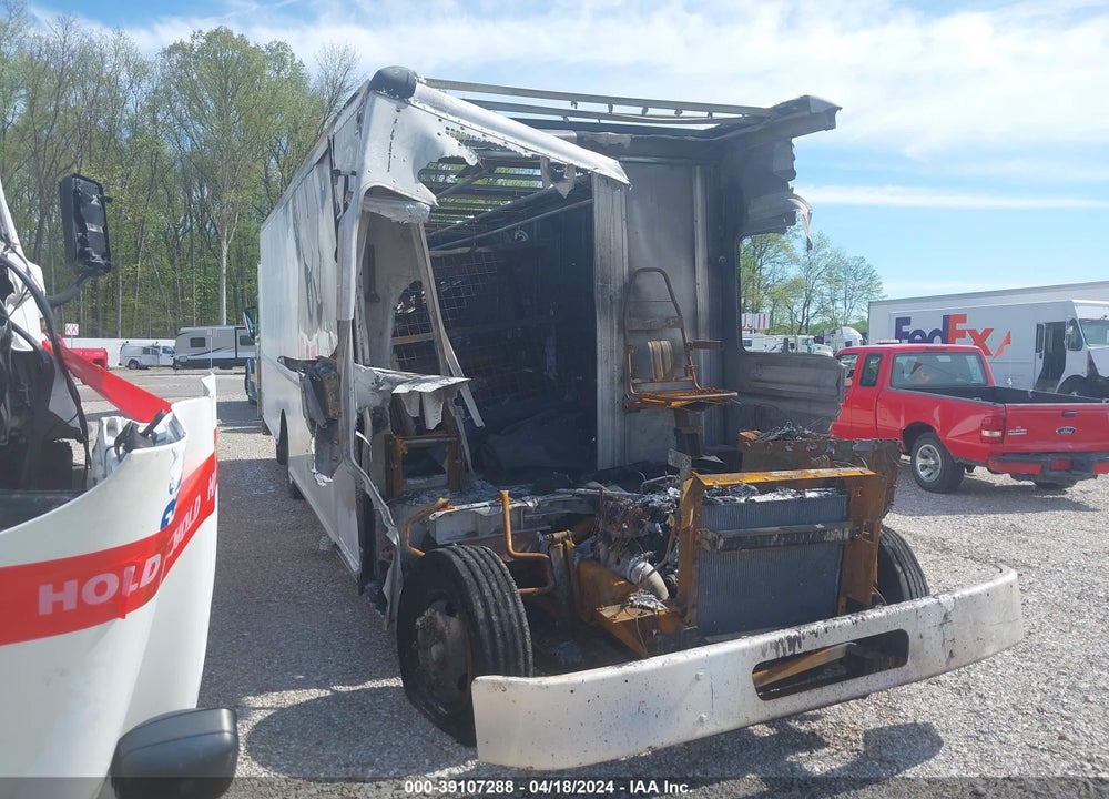 2014 FREIGHTLINER CHASSIS M LINE WALK-IN VAN VIN: 4UZAC3DV1ECFW4523