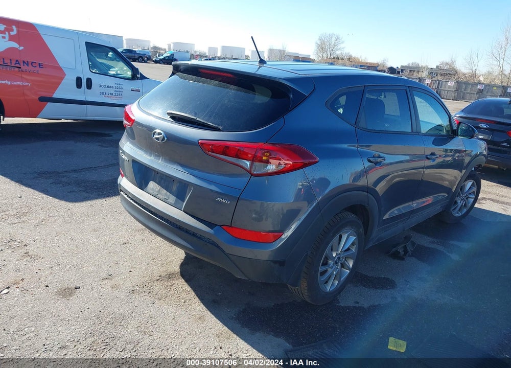 2018 HYUNDAI TUCSON SE VIN: KM8J2CA48JU652811