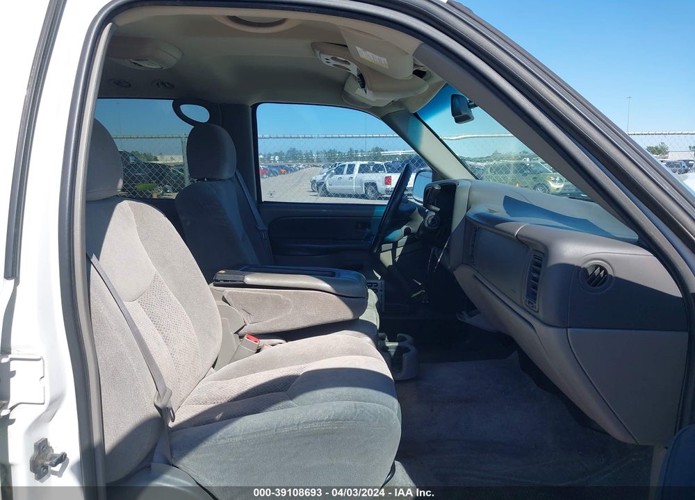 2003 CHEVROLET SUBURBAN 1500 LS VIN: 3GNEC16Z13G195641