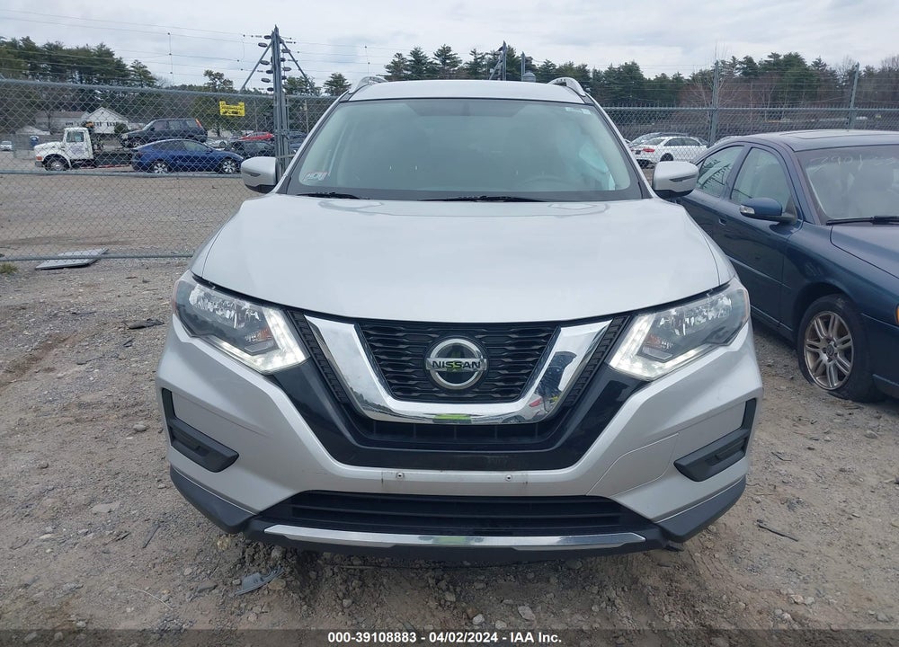 2018 NISSAN ROGUE SV VIN: KNMAT2MV4JP605158