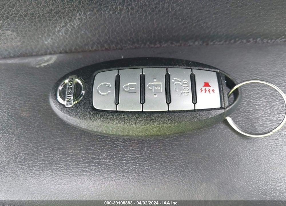 2018 NISSAN ROGUE SV VIN: KNMAT2MV4JP605158