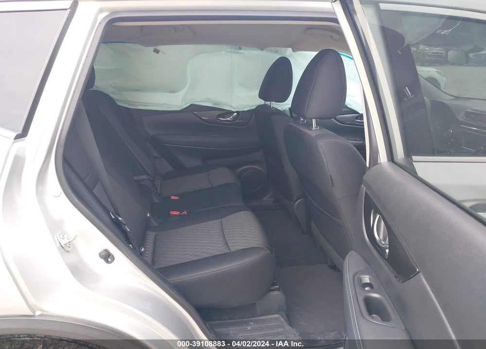 2018 NISSAN ROGUE SV VIN: KNMAT2MV4JP605158
