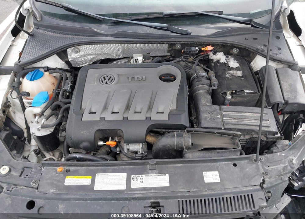 2013 VOLKSWAGEN PASSAT 2.0L TDI SE VIN: 1VWBN7A33DC056754