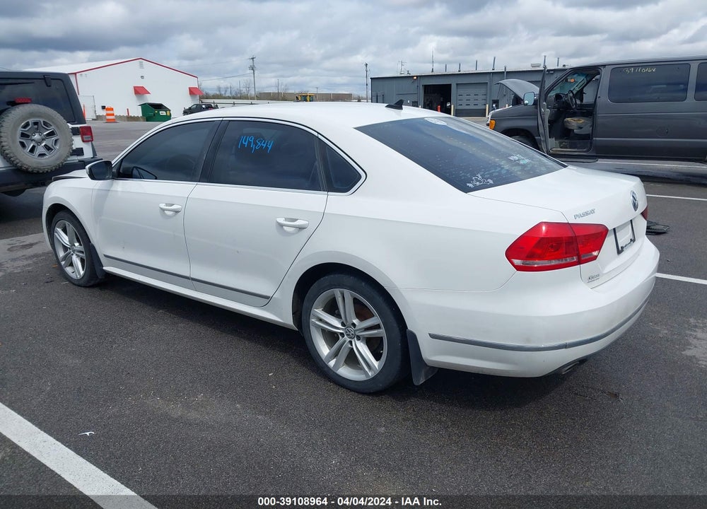 2013 VOLKSWAGEN PASSAT 2.0L TDI SE VIN: 1VWBN7A33DC056754