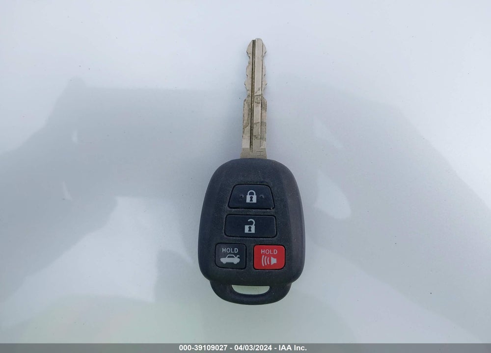 2015 TOYOTA COROLLA VIN: 5YFBURHE5FP351714