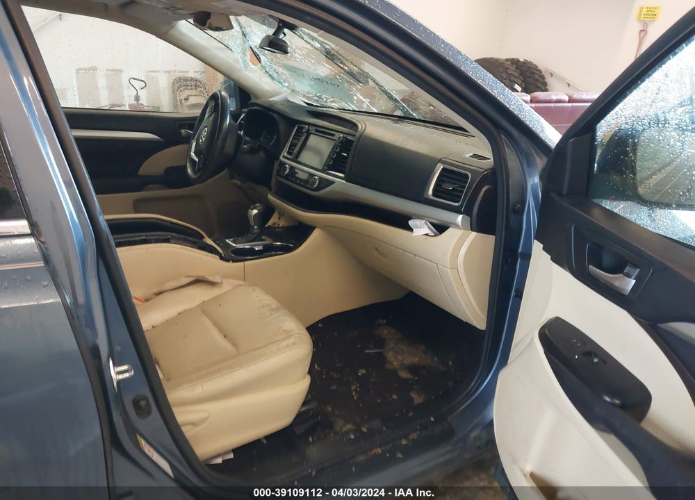 2016 TOYOTA HIGHLANDER XLE V6 VIN: 5TDKKRFH5GS160127