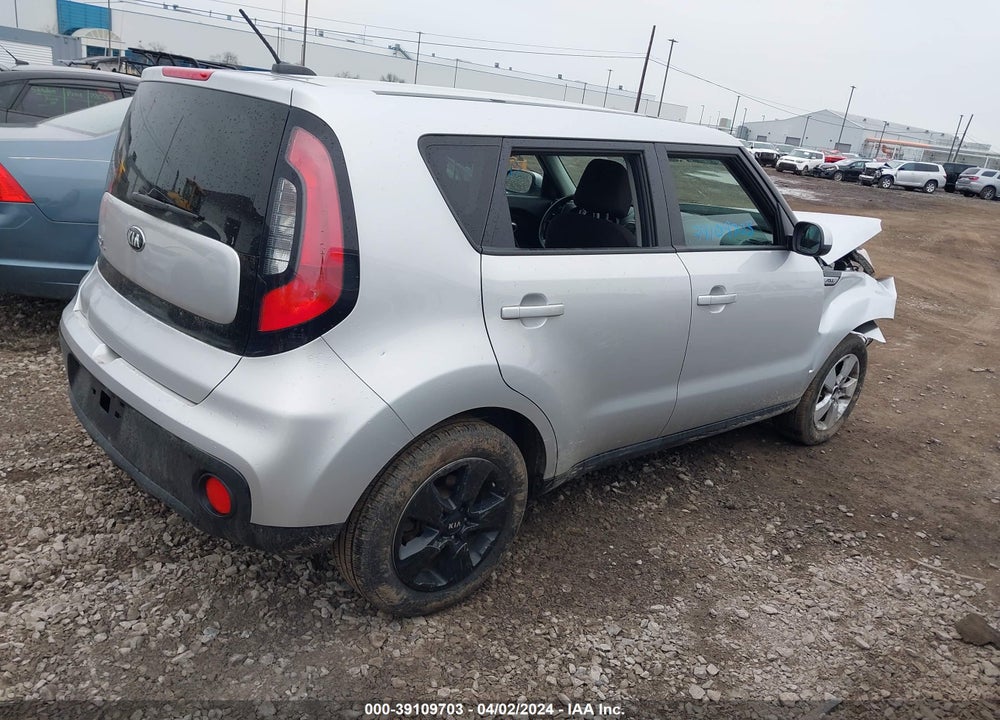 2018 KIA SOUL VIN: KNDJN2A28J7572864