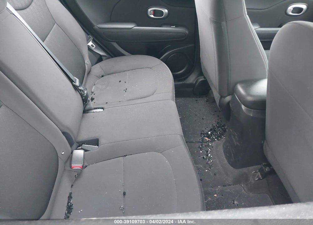 2018 KIA SOUL VIN: KNDJN2A28J7572864