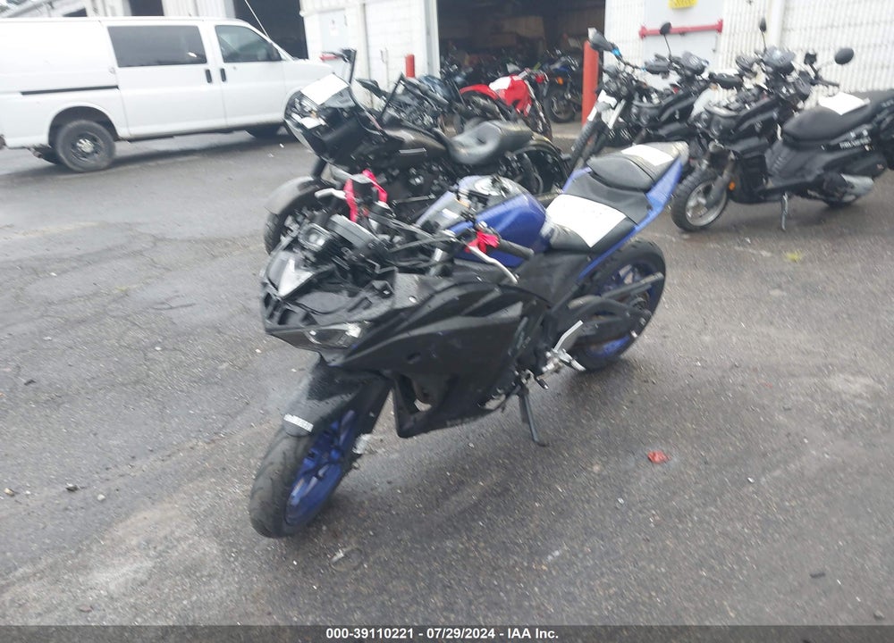 2018 YAMAHA YZFR3 VIN: MH3RH06YXJK018400