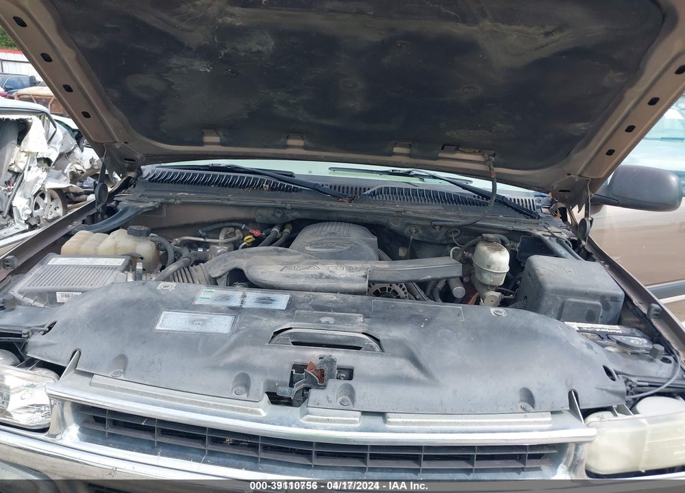 2004 CHEVROLET TAHOE LS VIN: 1GNEC13V14R305106