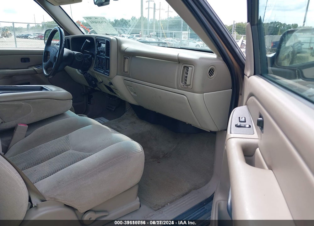 2004 CHEVROLET TAHOE LS VIN: 1GNEC13V14R305106