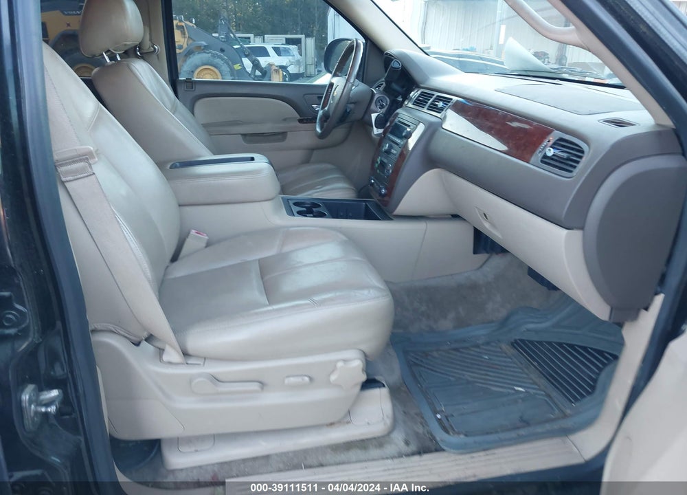 2014 CHEVROLET SUBURBAN 1500 LT VIN: 1GNSCJE00ER214382