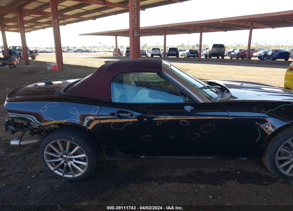 2018 FIAT 124 SPIDER LUSSO RED TOP EDITION VIN: JC1NFAEK5J0138457