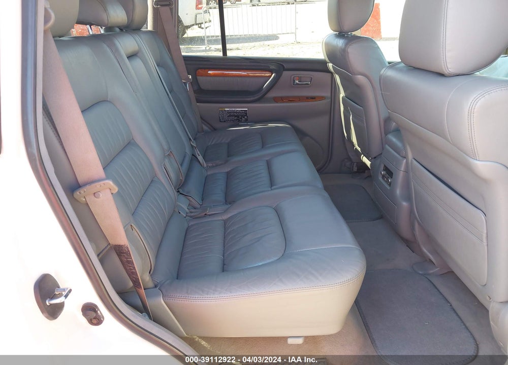 2004 LEXUS LX 470 VIN: JTJHT00W843546187