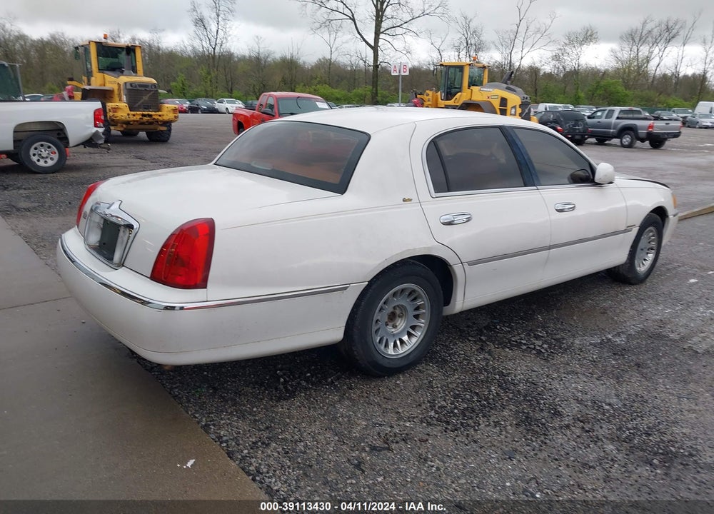 2000 LINCOLN TOWN CAR CARTIER VIN: 1LNHM83W6YY923419