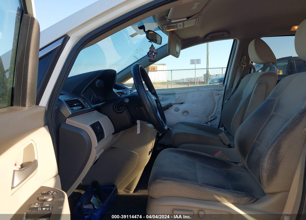 2011 HONDA ODYSSEY LX VIN: 5FNRL5H25BB099825