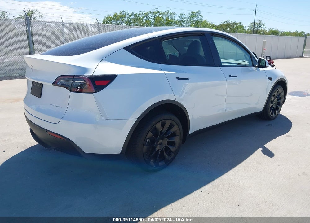2024 TESLA MODEL Y LONG RANGE DUAL MOTOR ALL-WHEEL DRIVE VIN: 7SAYGDEE2RA257735