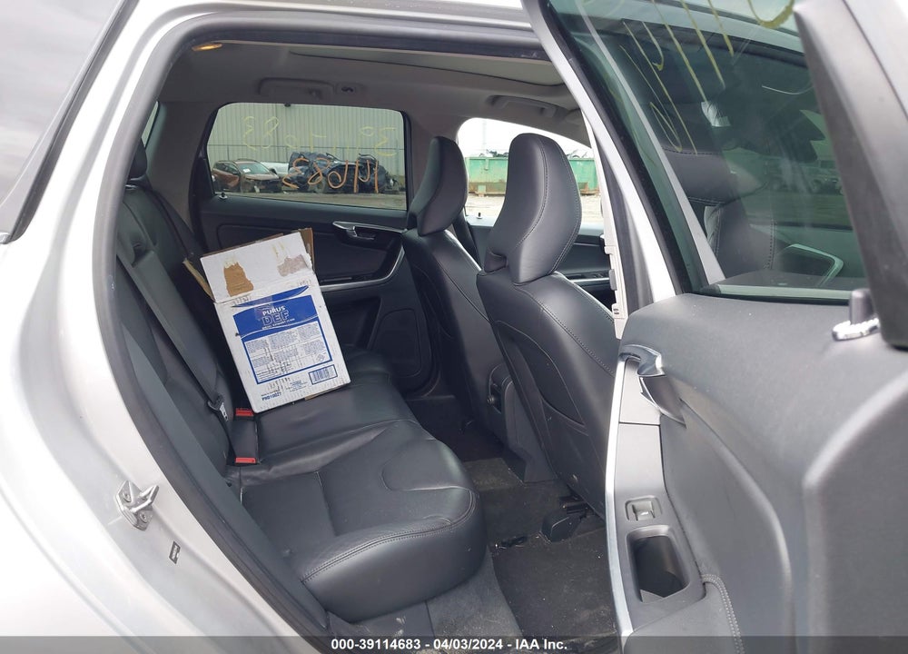 2015 VOLVO XC60 T5/T5 PREMIER VIN: YV4612RK8F2734418